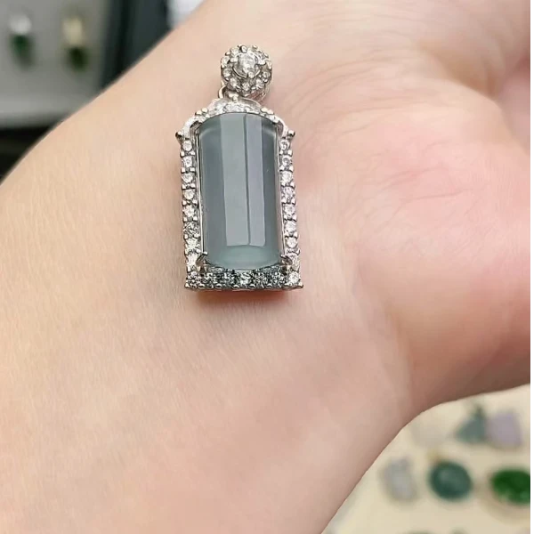 鑫辰珠宝天然A货翡翠银镶嵌设计款时尚百搭