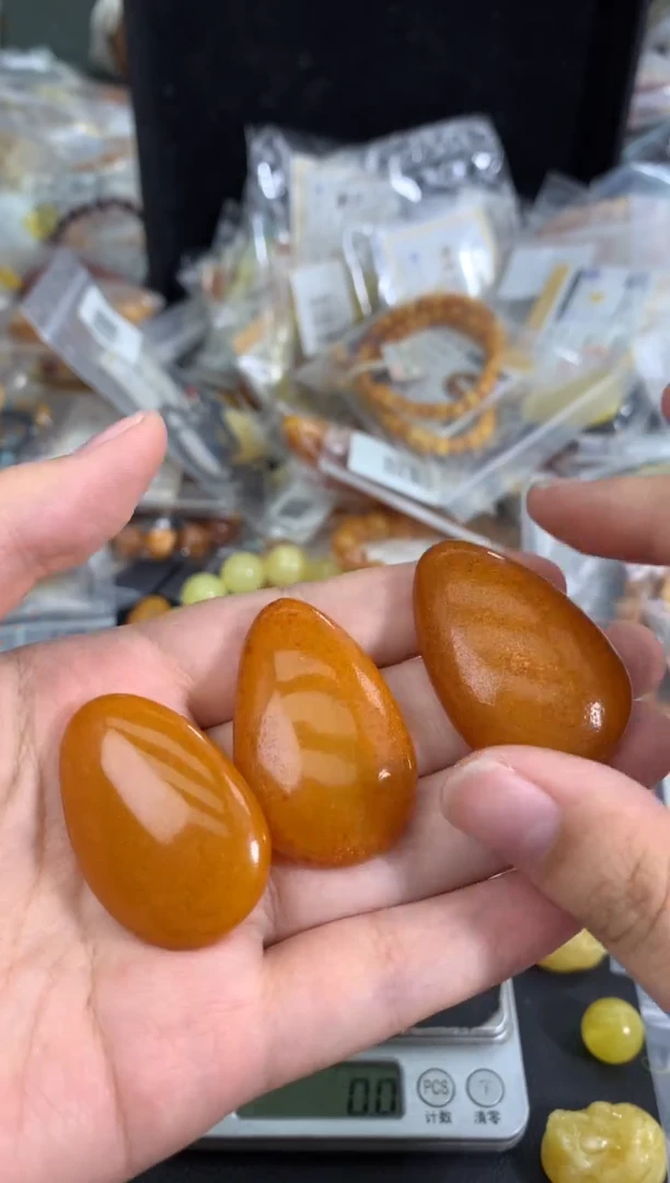 蜜蜡未镶嵌珠宝奇石多样性发一件