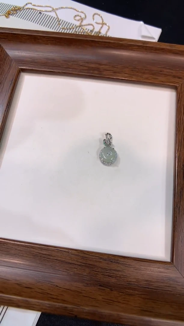 颈饰银S925镶嵌翡翠蛋面