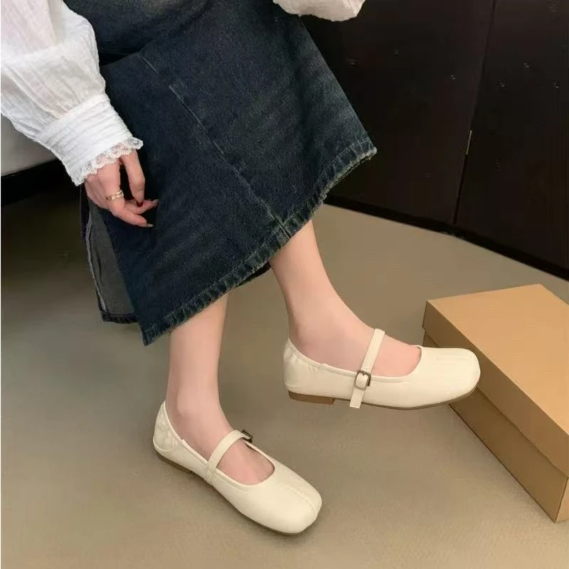 8308-2平底一字带假分趾玛丽珍单鞋女秋季新款圆头软皮舒适奶奶鞋