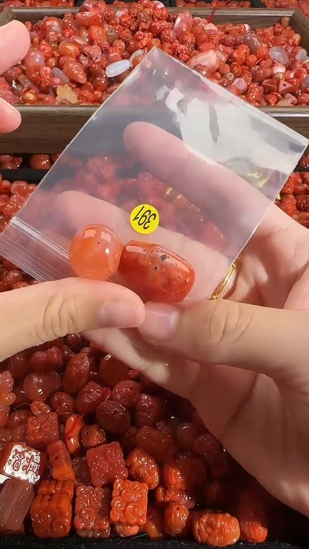 颈饰未镶嵌南红玛瑙1