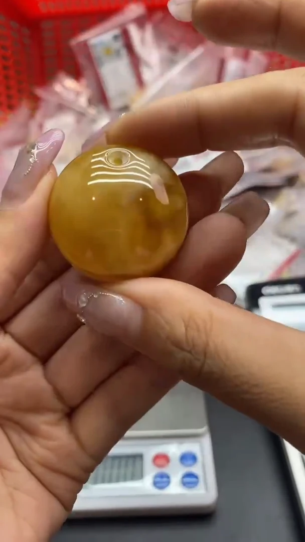 琥珀未镶嵌珠宝奇石304