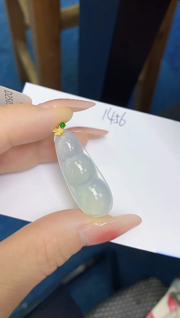 翡翠18K金镶嵌颈饰 天然缅甸翡翠A货