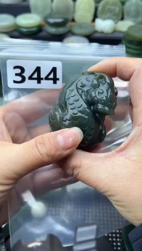 未镶嵌和田玉珠宝半成品貔貅