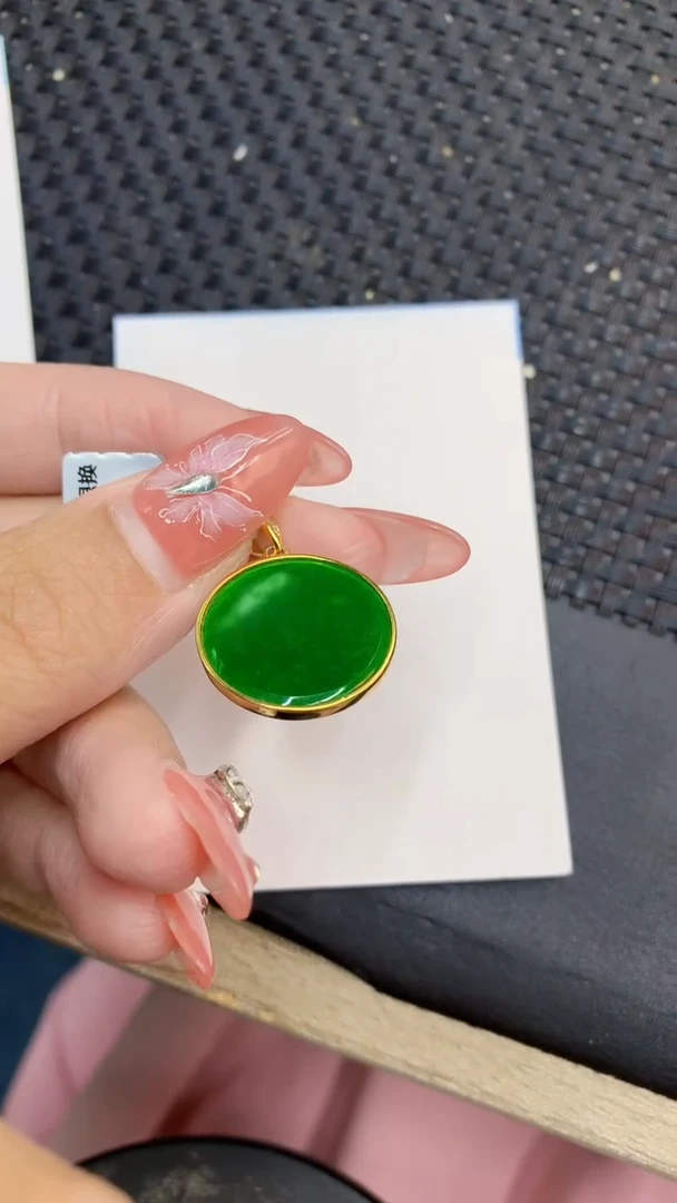 颈饰未镶嵌翡翠1