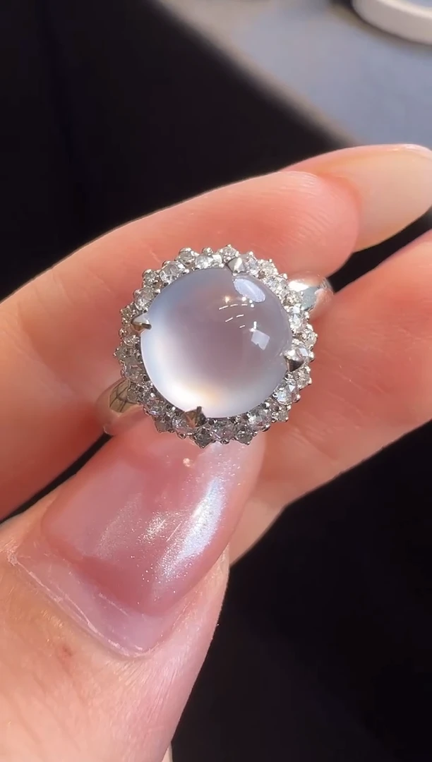 18K金镶嵌戒指翡翠戒指