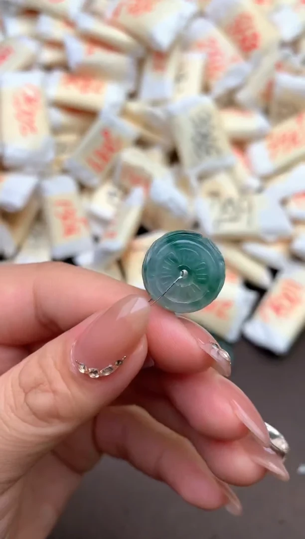 【闪购商品】翡翠挂件未镶嵌 — 