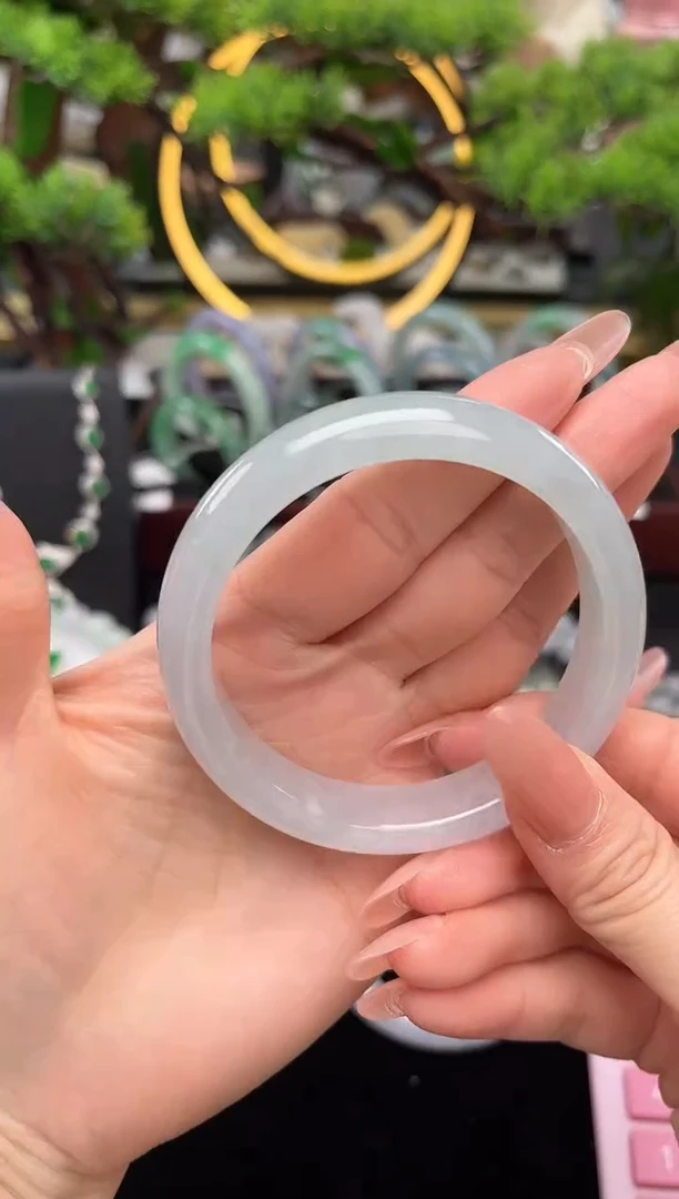 未镶嵌手镯翡翠手镯