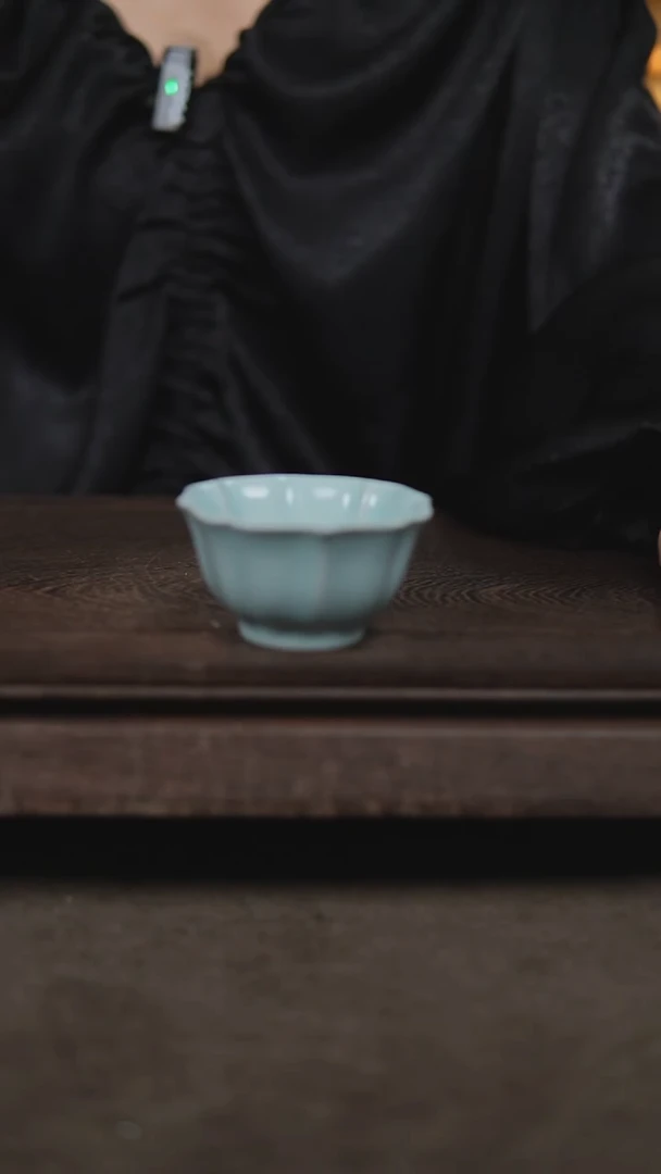 杯仿古月白宝象杯微瑕