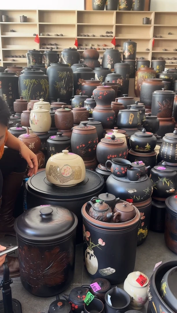 罐瑕疵茶叶罐  彩填 白泥 亮光 648