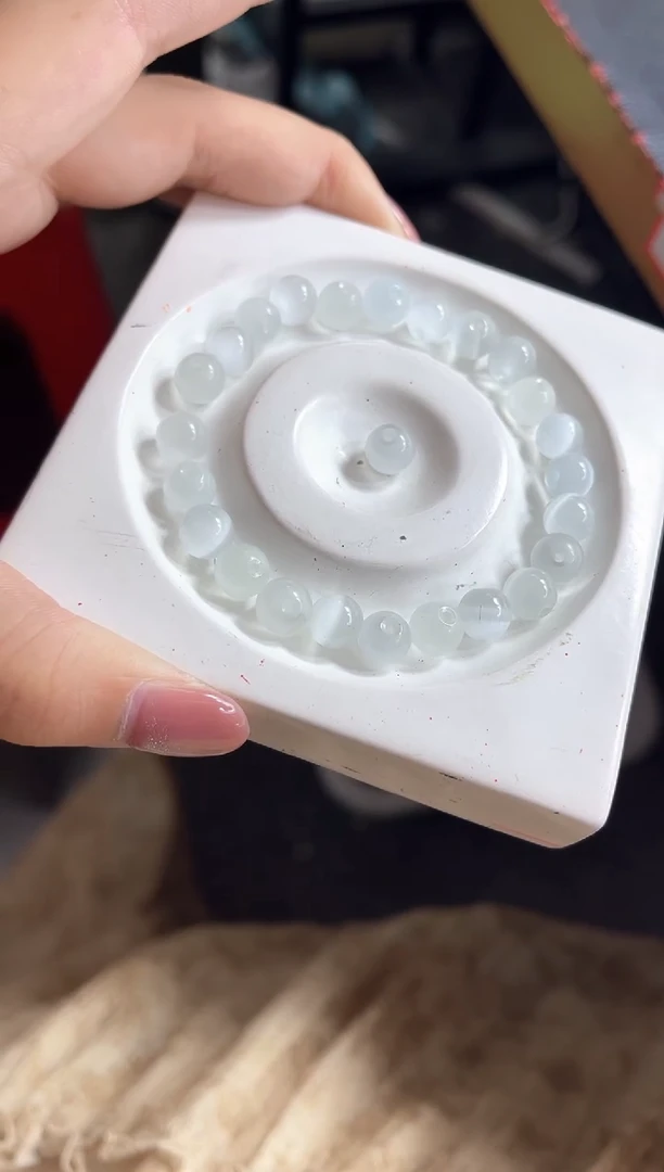 硅化玉散珠未镶嵌嵌D530白 猫 眼8mm50颗15元