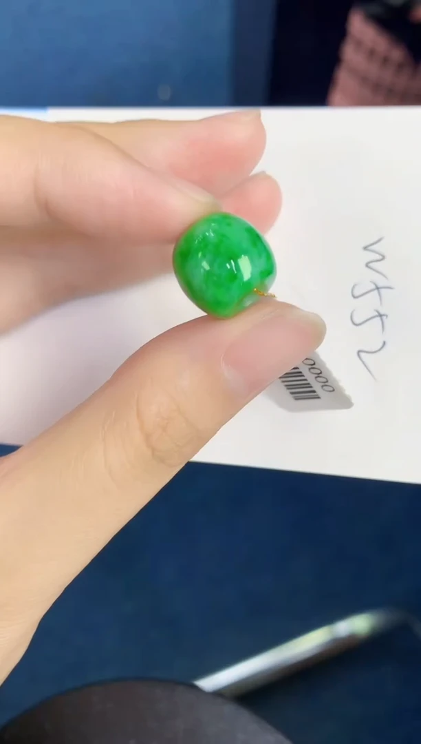翡翠未镶嵌颈饰天然翡翠緬甸A貨