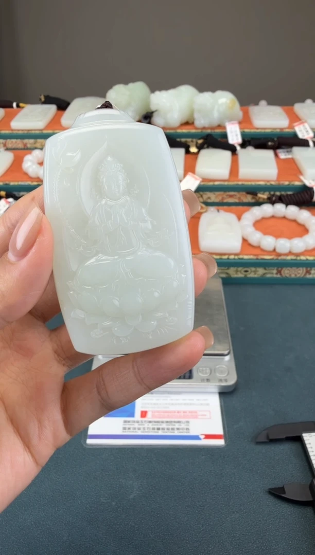 颈饰未镶嵌和田玉1