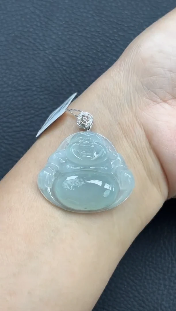 颈饰18K金镶嵌翡翠佛公