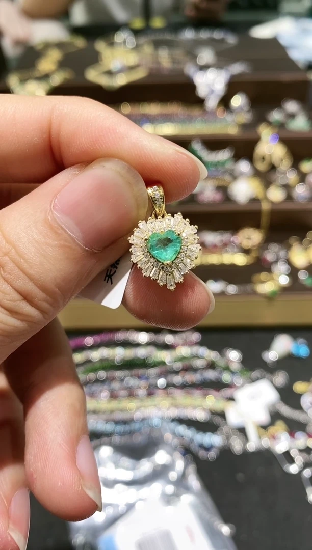 【闪购商品】祖母绿颈饰银S925镶嵌吊坠