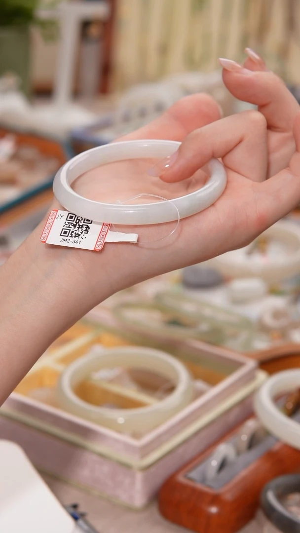 翡翠手镯未镶嵌手镯约52mmJM2-314