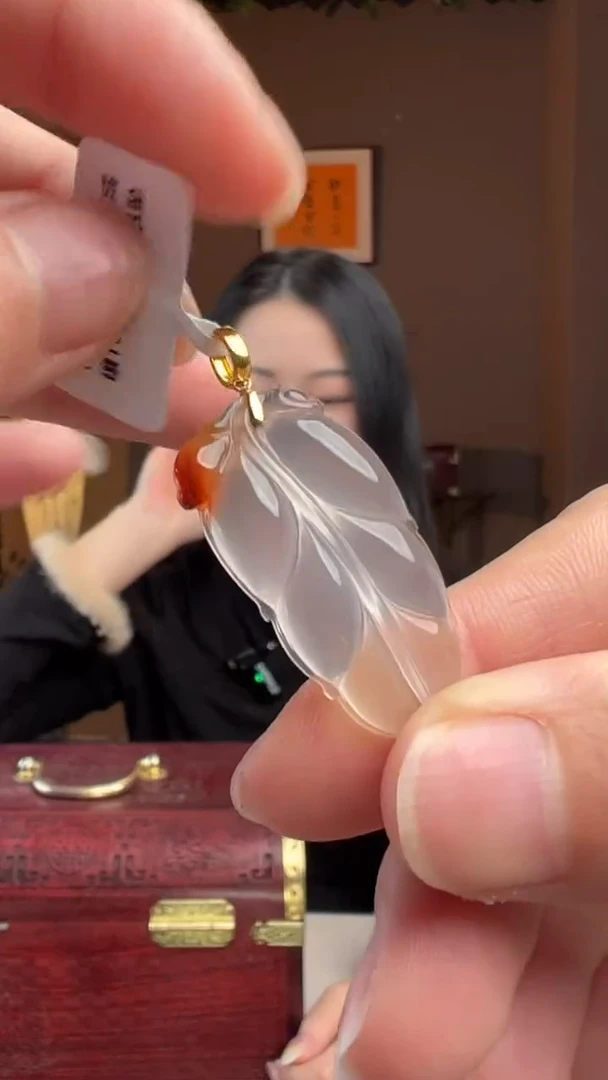 【闪购商品】南红玛瑙吊坠(不含链)18K金镶嵌南红冰飘镶18K金吊坠