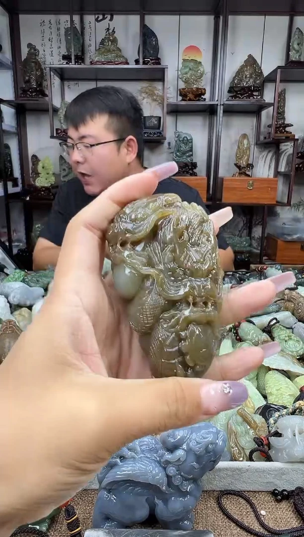 未镶嵌和田玉把件1