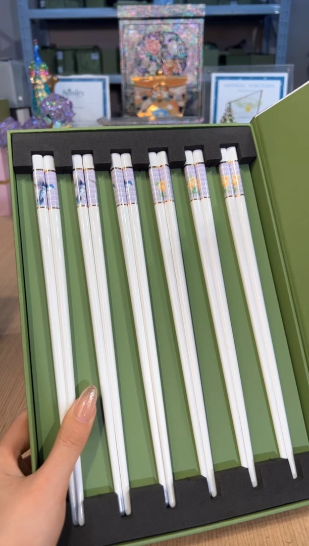 【闪购商品】杯162舒曼蝴蝶曲筷子（紫）