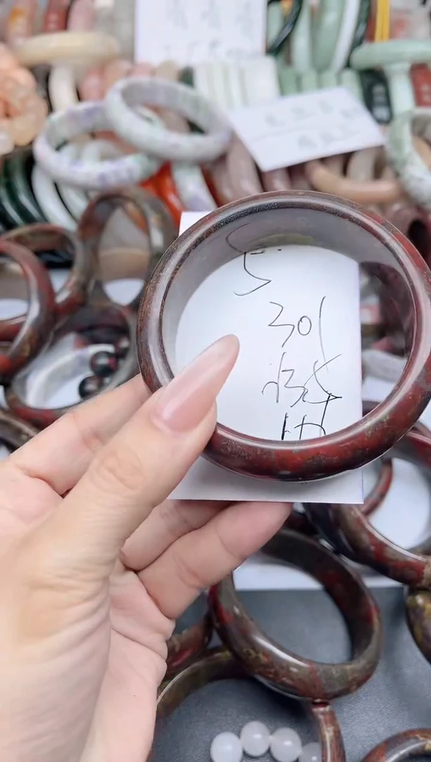 未镶嵌手镯石英质玉301