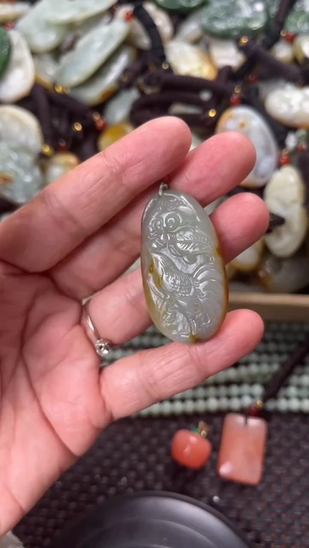 【闪购商品】和田玉颈饰未镶嵌多样性发货没有证书拍一发一有瑕