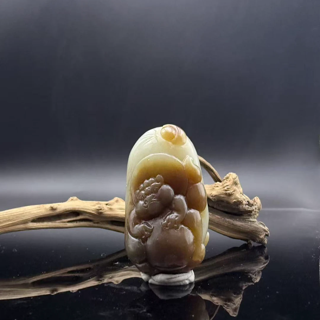 和田玉猪猪来财吊坠0763