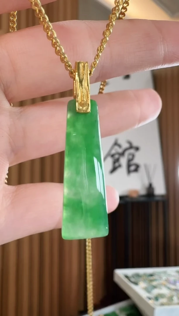 吊坠(不含链)18K金镶嵌翡翠吊坠