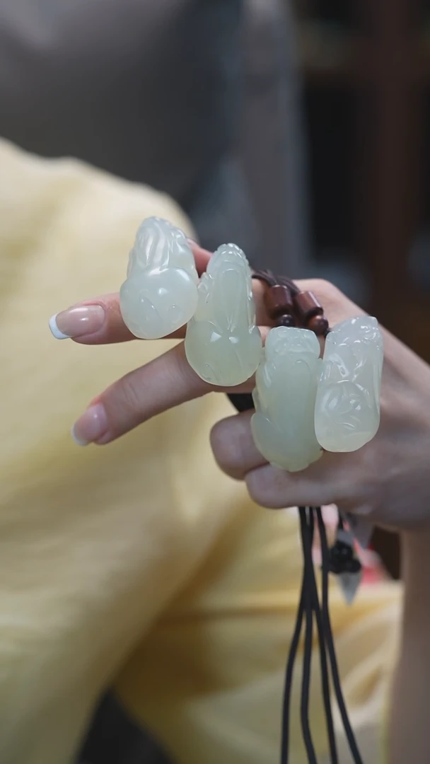 未镶嵌岫玉吊坠貔貅，多样性发货其一