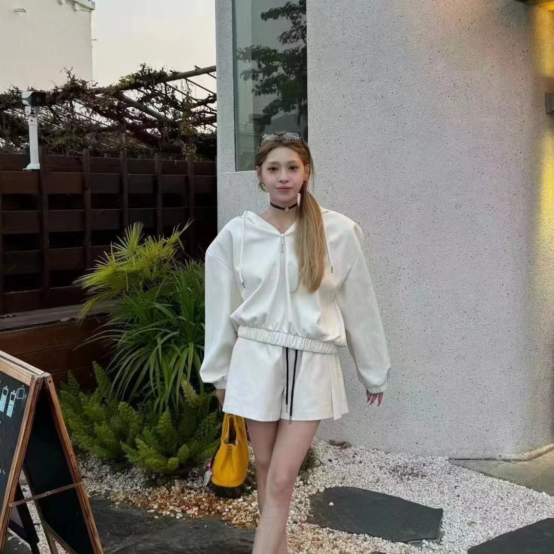 MISS.萱ROOM { 女装 FU款 NO退换 }