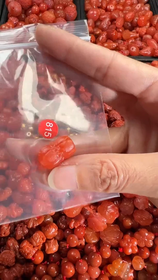 【闪购商品】南红玛瑙颈饰未镶嵌1