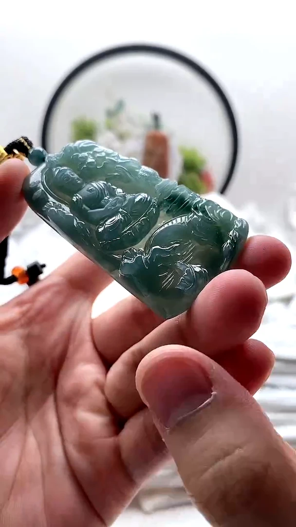 颈饰未镶嵌翡翠大日如来
