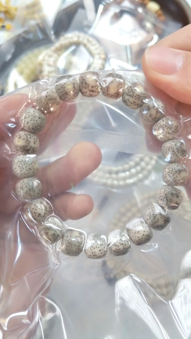 手串星月菩提星点货头1.1*1.0