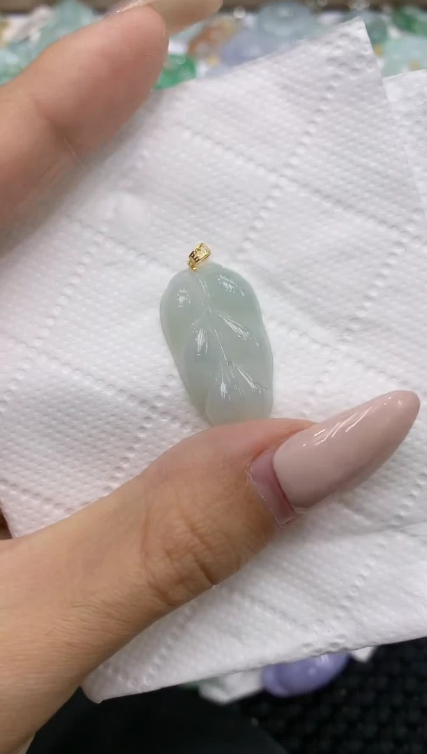 颈饰18K金镶嵌翡翠111111111111