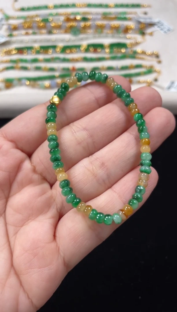 足金镶嵌手串翡翠一条   P425