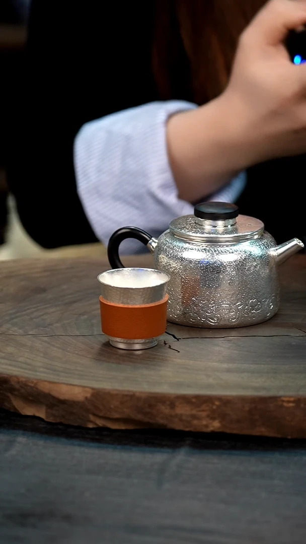 【闪购商品】手工锤纹银泡茶壶+1杯子