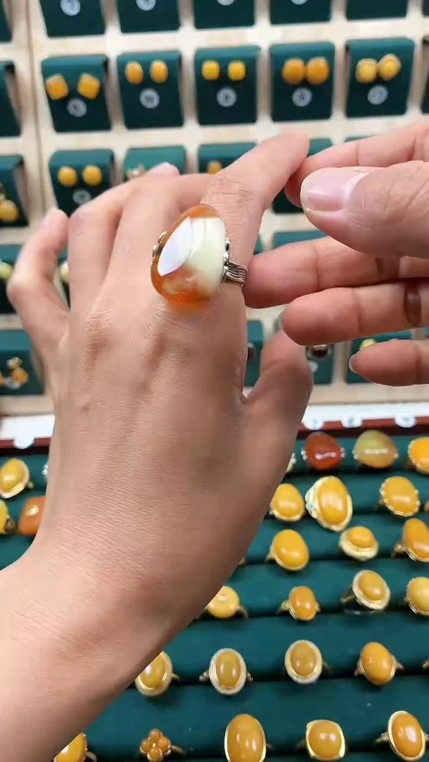 银S925镶嵌琥珀戒指戒指
