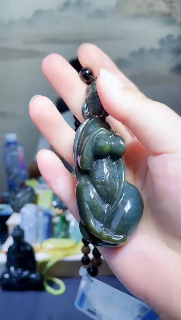 颈饰未镶嵌和田玉1