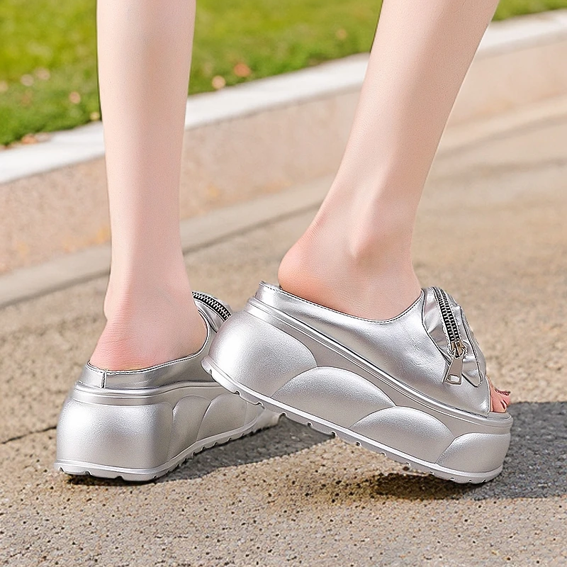 小个子网红时尚百搭2025夏季外穿厚底凉拖增高7CM仙女风松糕拖鞋