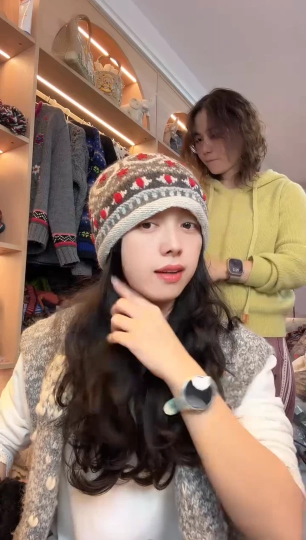 羊毛可***粉美利奴灰色刺绣爱心帽