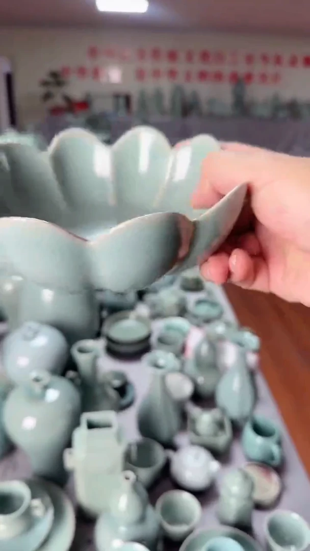 【闪购商品】瓶汝瓷仿古莲花水洗