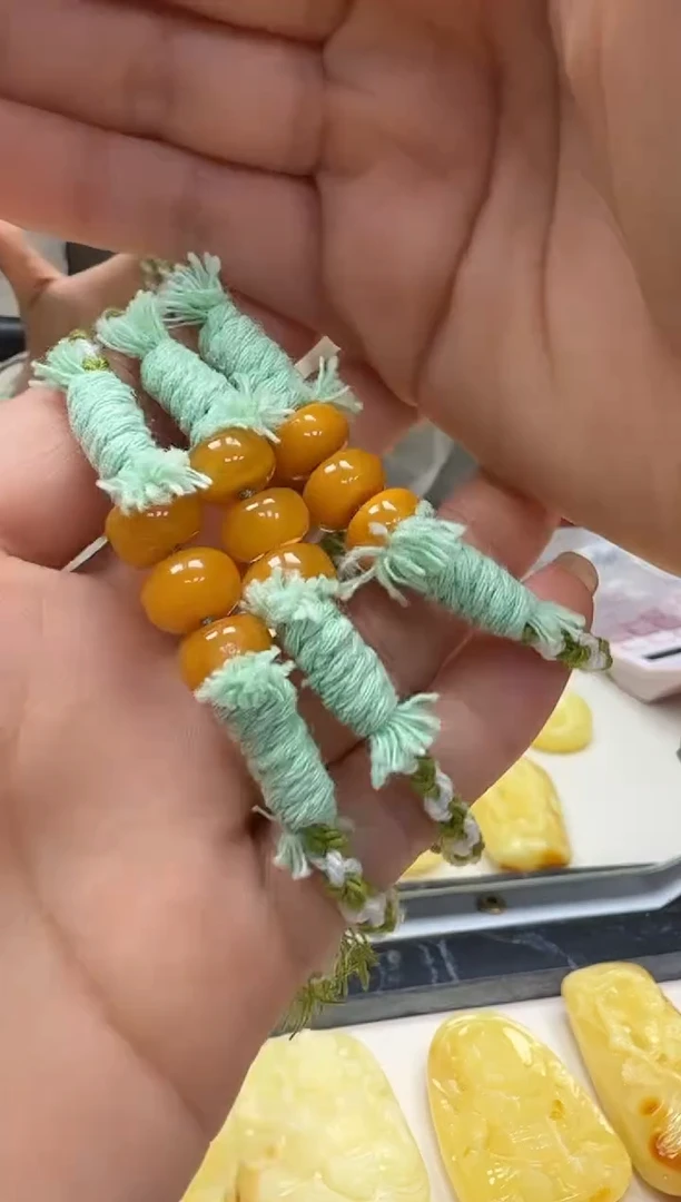 裸石琥珀未镶嵌随机一个