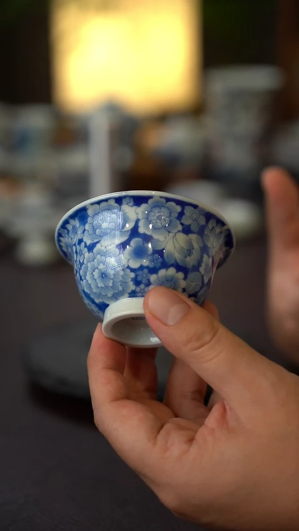 景德镇全手工手绘青花带内绘万花小压手杯