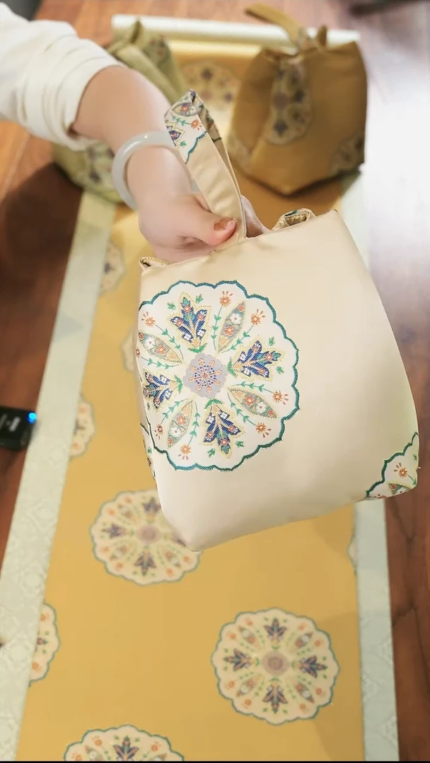 壶袋···············