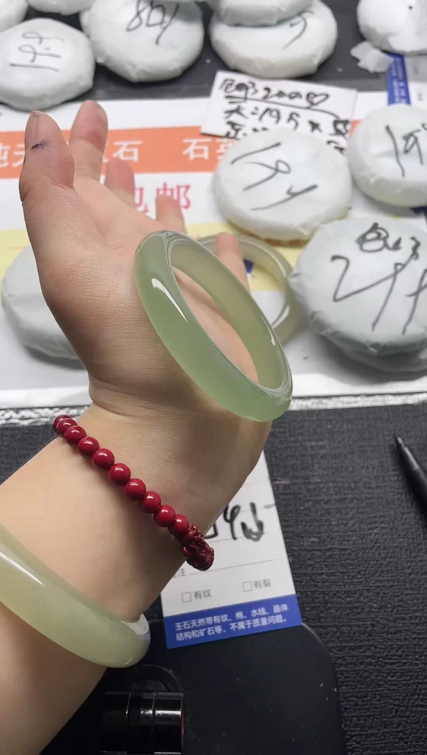 未镶嵌手镯石英质玉71-54