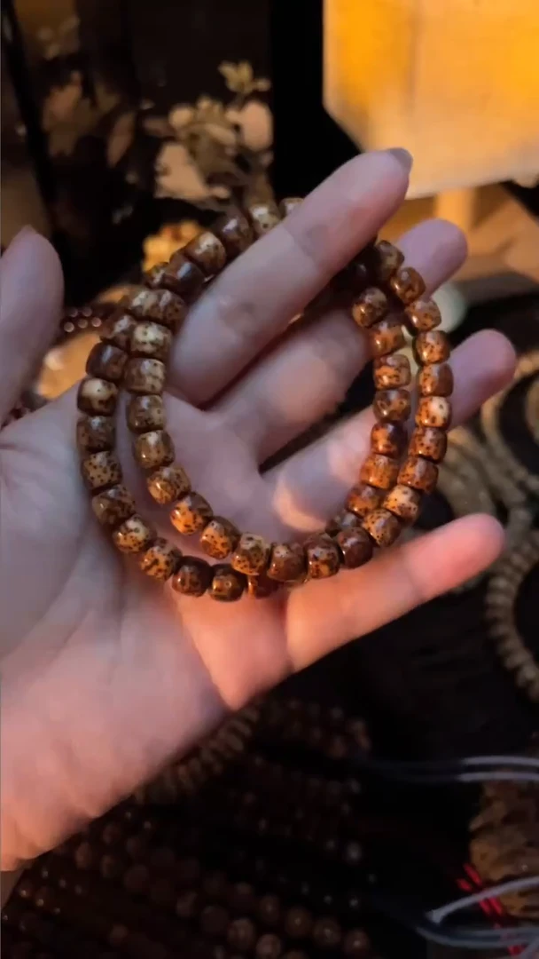 手串星月菩提精工级中珀花皮直切8*7手串（B）