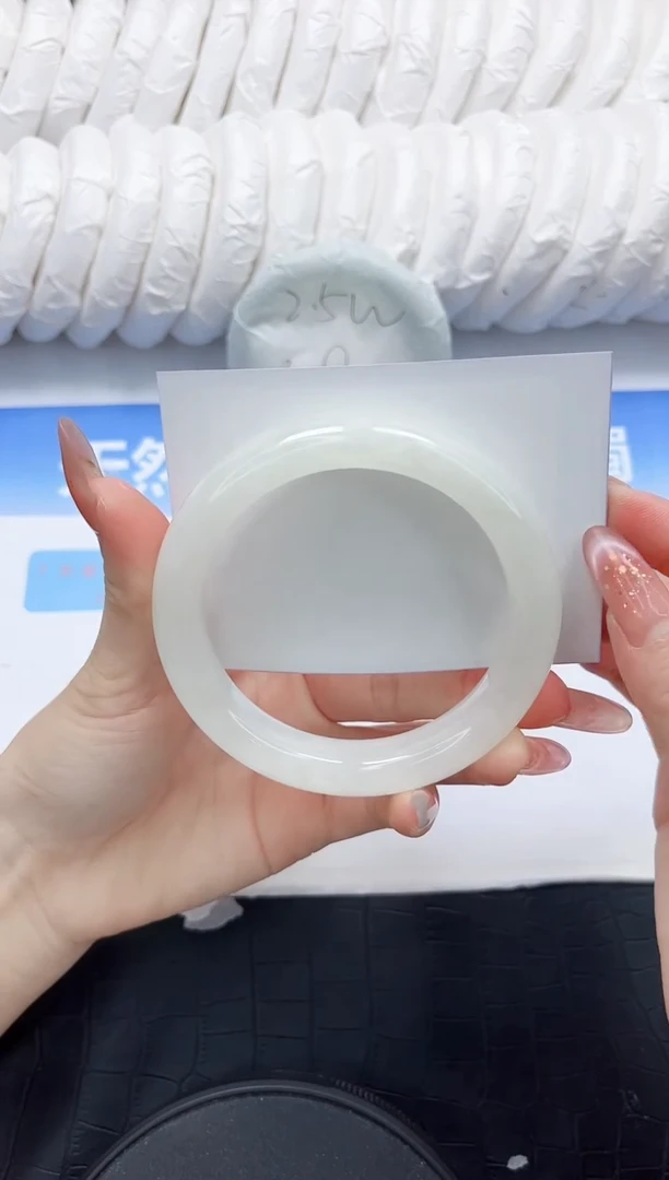 和田玉手镯未镶嵌167-56.6