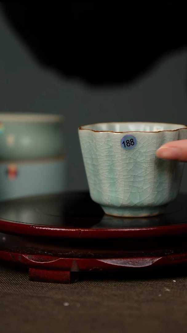 樊立 鱼鳞冰花 六瓣葵口杯 带底款188