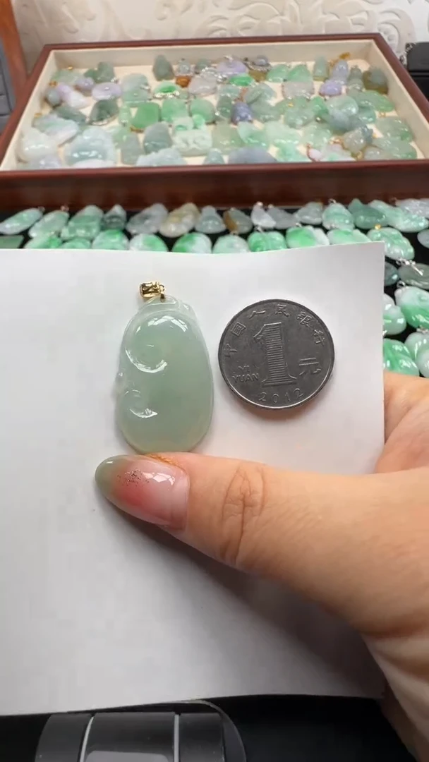 吊坠(不含链)18K金镶嵌翡翠如意