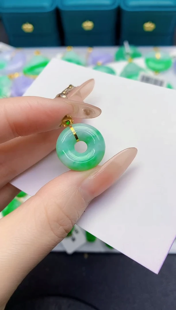 颈饰未镶嵌翡翠缅甸天然翡翠A货