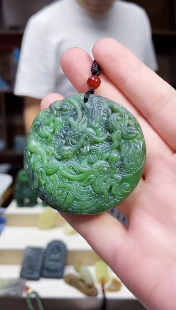 和田玉未镶嵌颈饰1